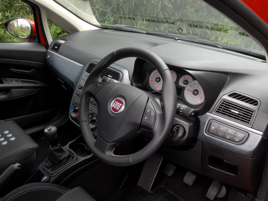  Fiat Punto T-Jet 3-Door 2008 года  (AU) (фото 13 из 15)